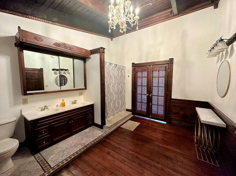 5 Bedroom Estate Near Casino And Downtown บริสตอล ภายนอก รูปภาพ